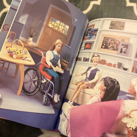 Set of 2 Barbie and Friends book club hardcover books from 1998 - Picture 6 of 7